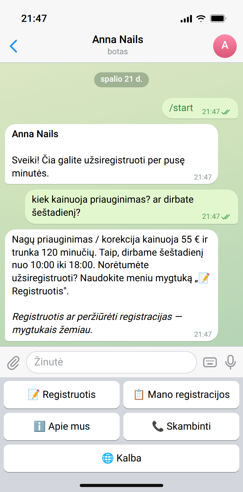 Klientė rašo „kiek kainuoja priauginimas? ar dirbate šeštadienį?“, botas atsako: 55 €, šeštadienį nuo 10:00 iki 18:00; atsakymą parašė DI pagal meistrės duomenis