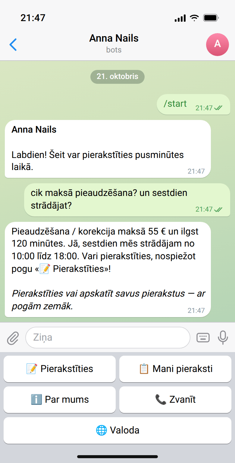 Kliente raksta «cik maksā pieaudzēšana? un sestdien strādājat?», bots atbild: 55 €, sestdien no 10:00 līdz 18:00; atbildi uzrakstīja MI pēc meistares datiem