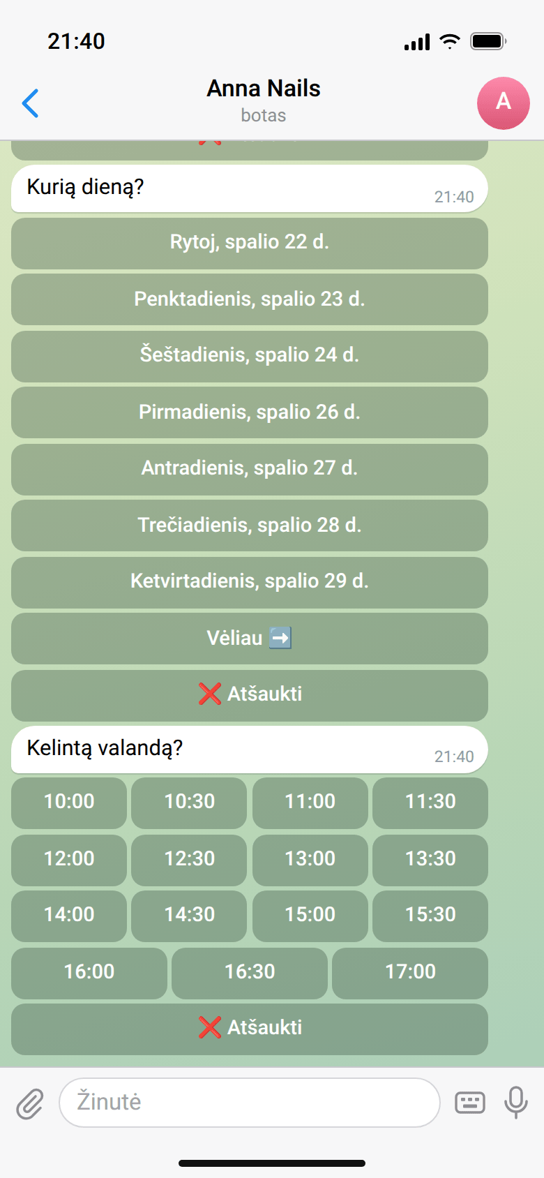 Botas klausia „Kurią dieną?“ ir siūlo dienų mygtukus „Rytoj, spalio 22 d.“, „Penktadienis, spalio 23 d.“, o po klausimo „Kelintą valandą?“ rodo laisvo laiko mygtukus nuo 10:00 iki 17:00